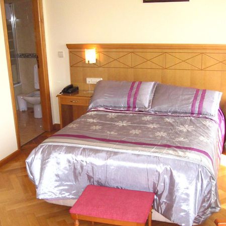 HOTEL CRISTAL 2 CORUNHA 2 Espanha  de R 131 iBOOKED 